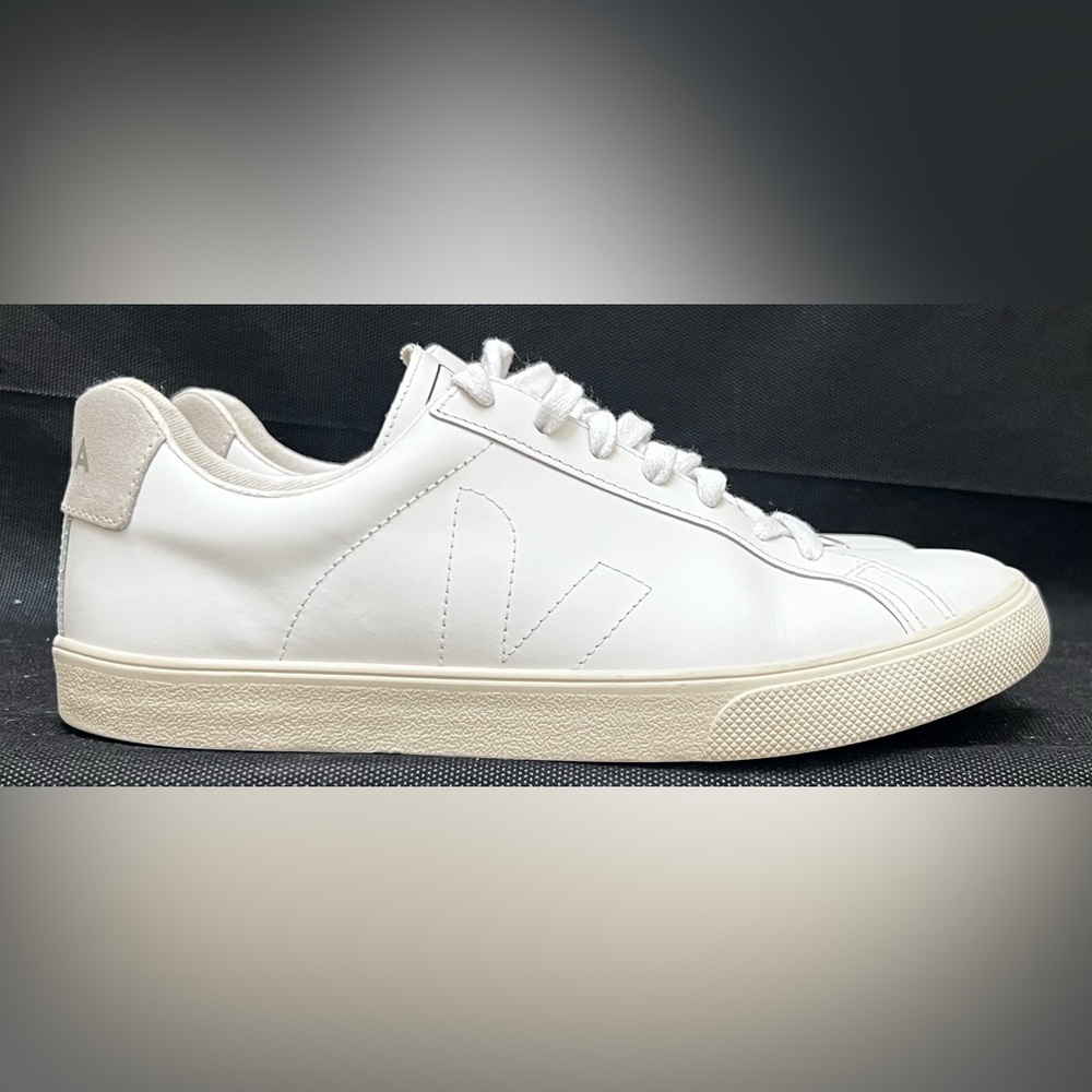 VEJA ESPALAR LOGO Women’s Lace Up Sneakers EXTRA WHITE Shoe Size 8US/39EUR NIB